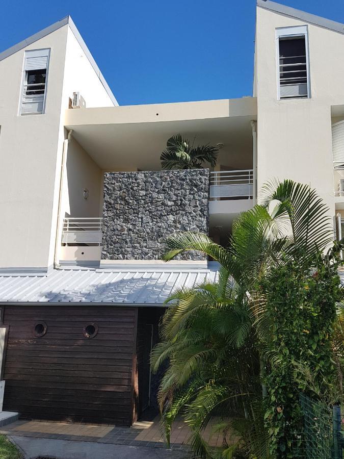 T2 avec jardin, piscine, vue mer à Saint-Gilles-les-Bains Exterior foto